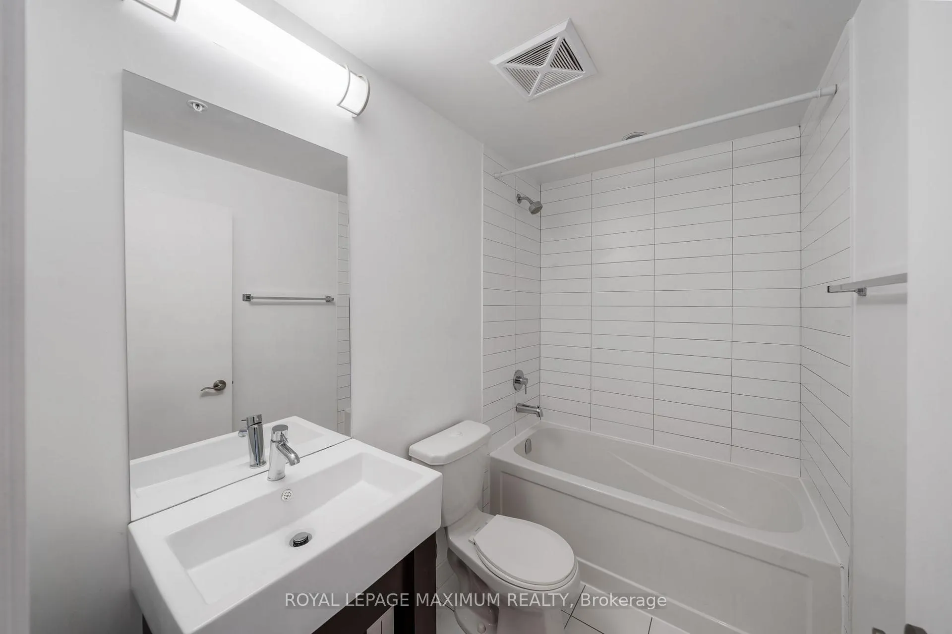 Photo 14 of Unit 1503, 840 Queens Plate Drive, Etobicoke, West Humber-Clairville — HOMEH