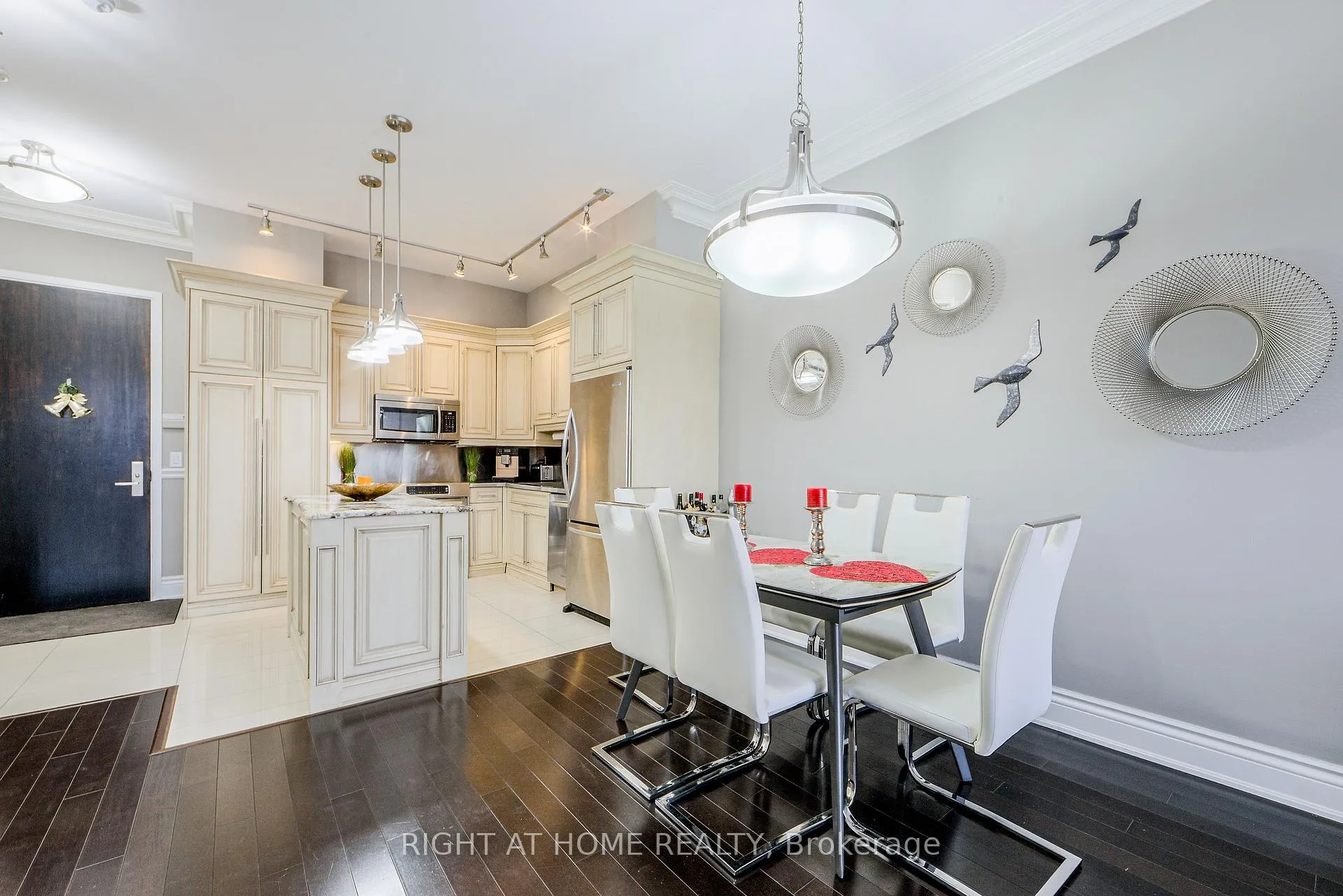 Photo 7 of Unit UPH2, 37 Galleria Parkway, Markham, Commerce Valley — HOMEH