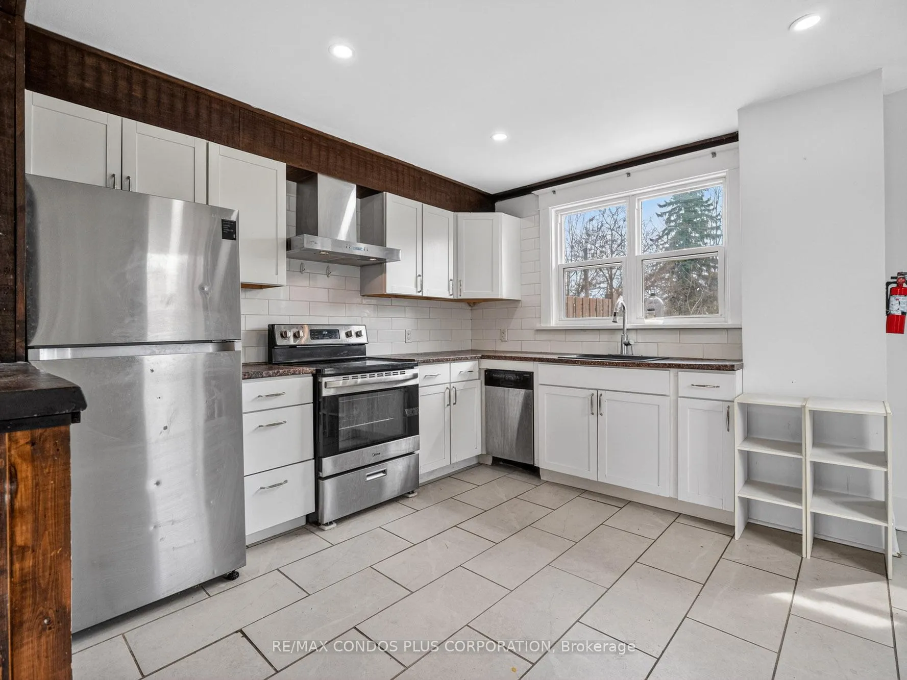 Photo 2 of 5070 Third Avenue, Niagara Falls, Cherrywood — HOMEH