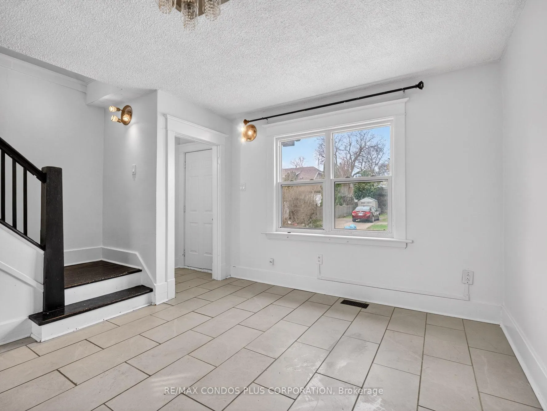 Photo 9 of 5070 Third Avenue, Niagara Falls, Cherrywood — HOMEH