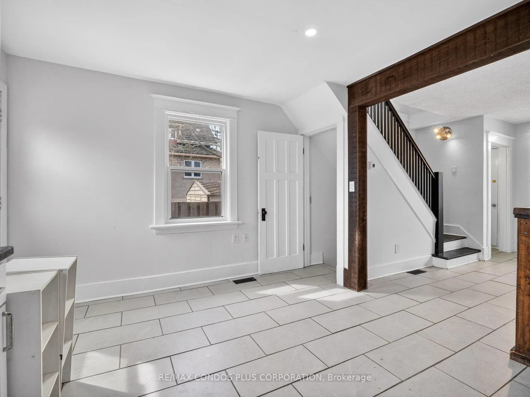 Photo 10 of 5070 Third Avenue, Niagara Falls, Cherrywood — HOMEH