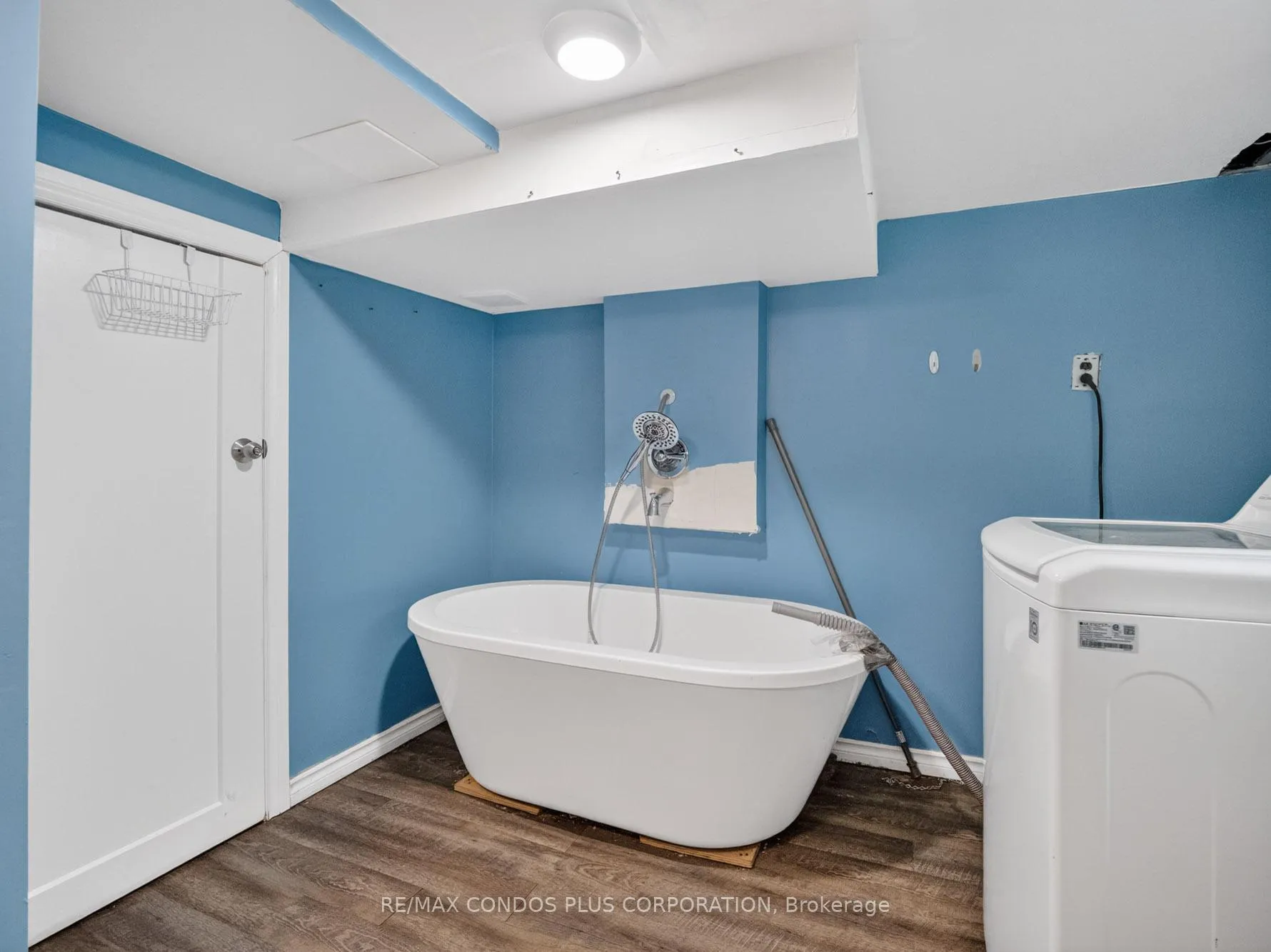 Photo 12 of 5070 Third Avenue, Niagara Falls, Cherrywood — HOMEH