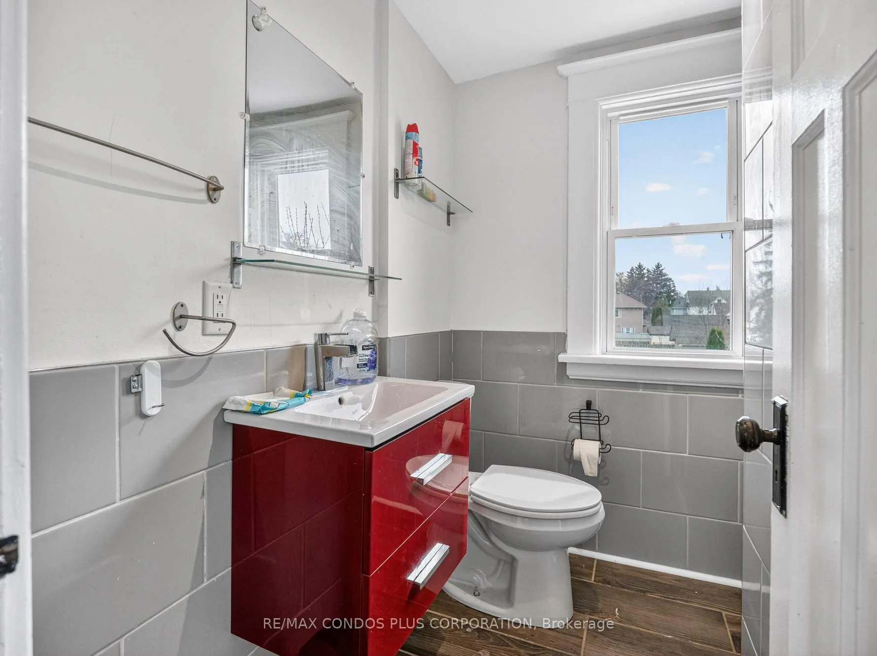 Photo 13 of 5070 Third Avenue, Niagara Falls, Cherrywood — HOMEH