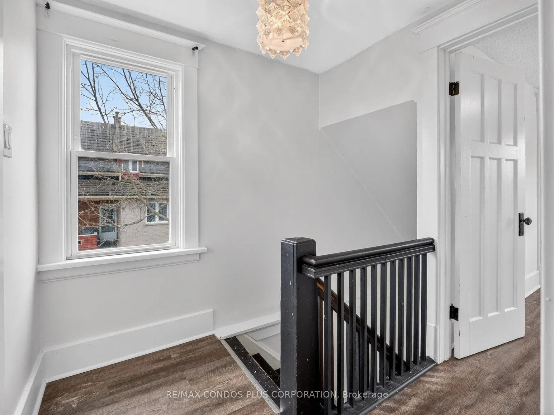 Photo 17 of 5070 Third Avenue, Niagara Falls, Cherrywood — HOMEH