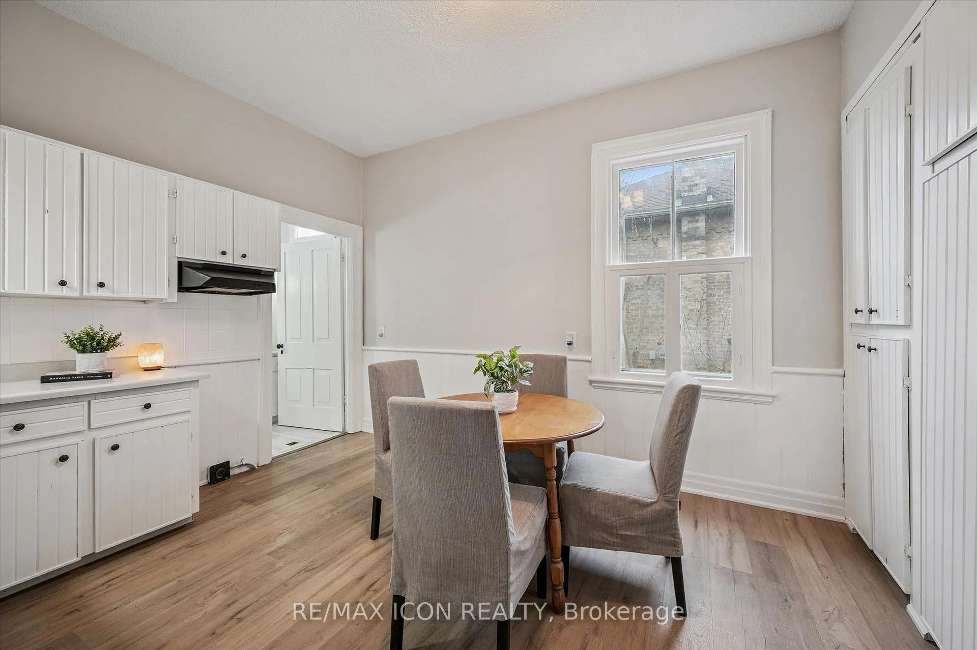 Photo 13 of 56 Walnut Street, Brant, Paris — HOMEH