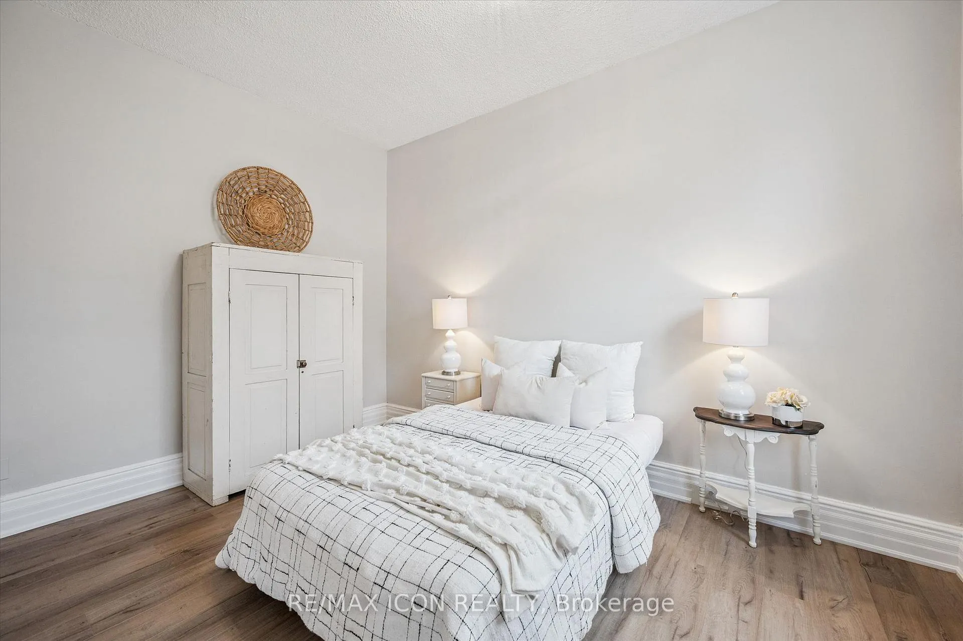 Photo 15 of 56 Walnut Street, Brant, Paris — HOMEH