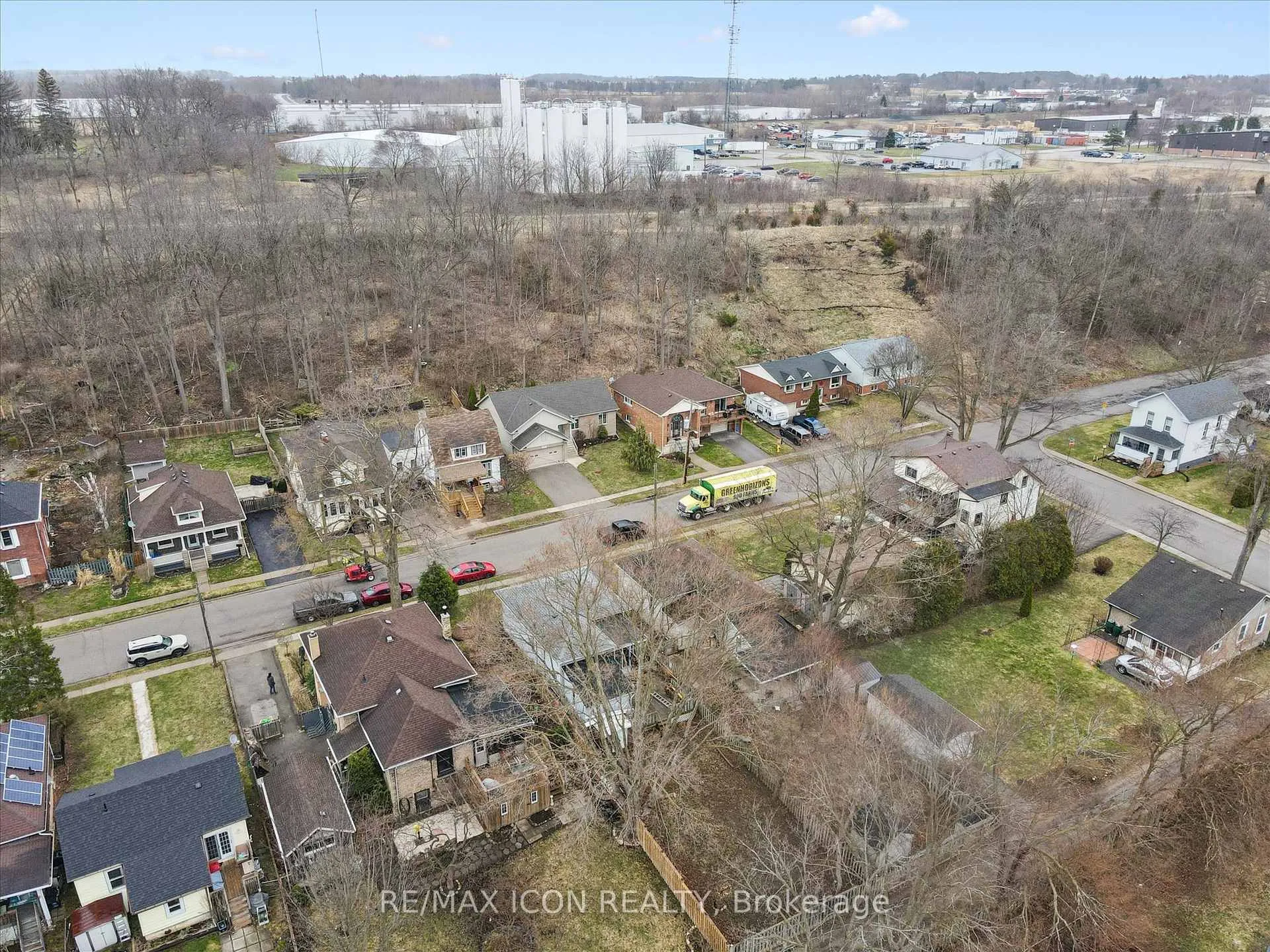 Photo 28 of 56 Walnut Street, Brant, Paris — HOMEH