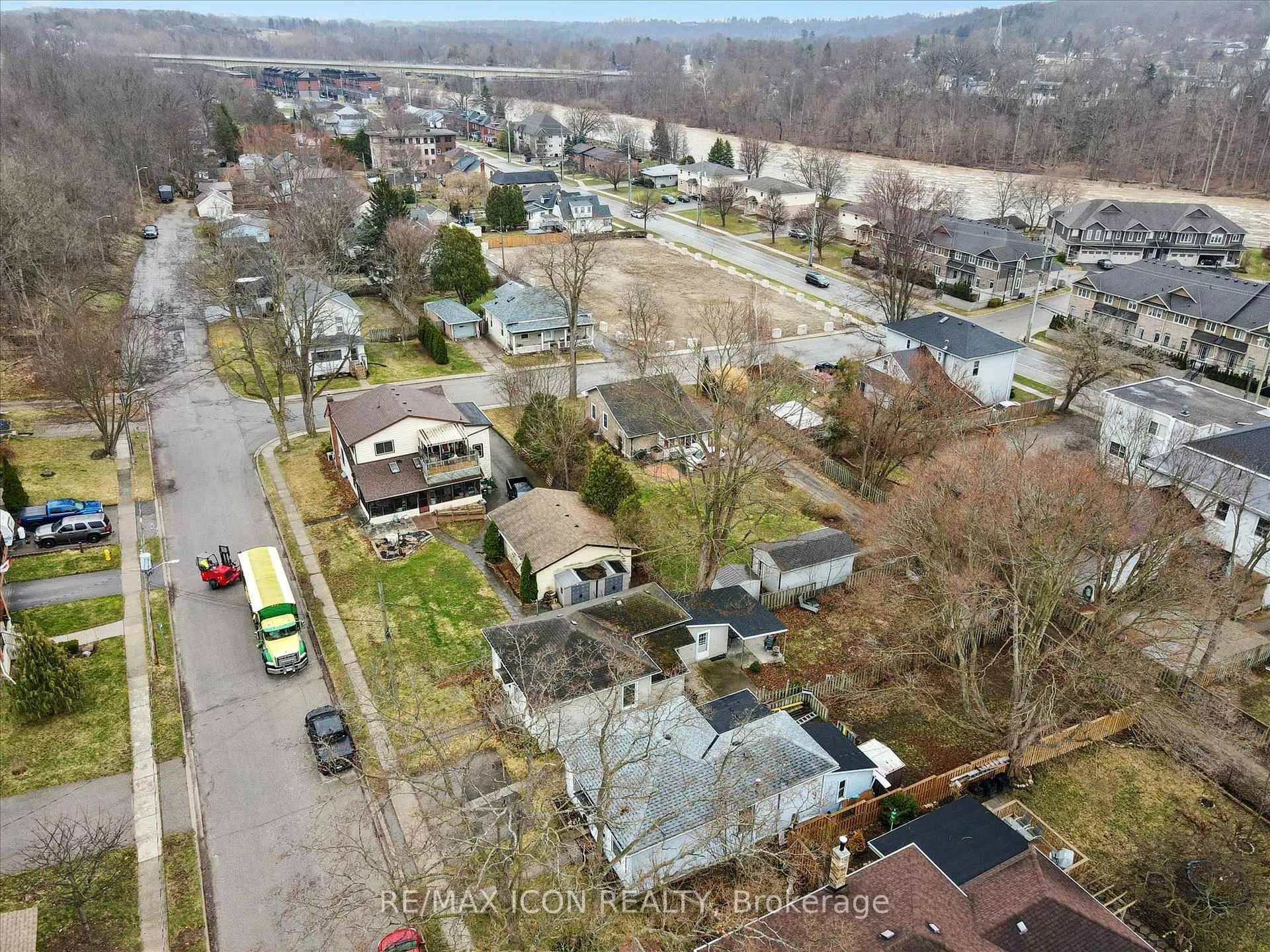 Photo 29 of 56 Walnut Street, Brant, Paris — HOMEH