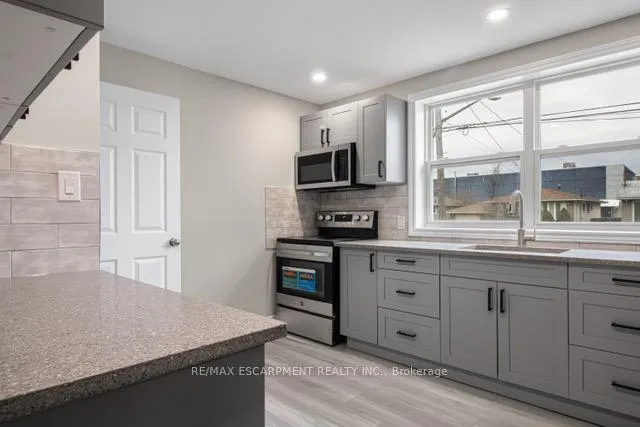 Photo 4 of 116 Irene Avenue, Hamilton, Stoney Creek — HOMEH