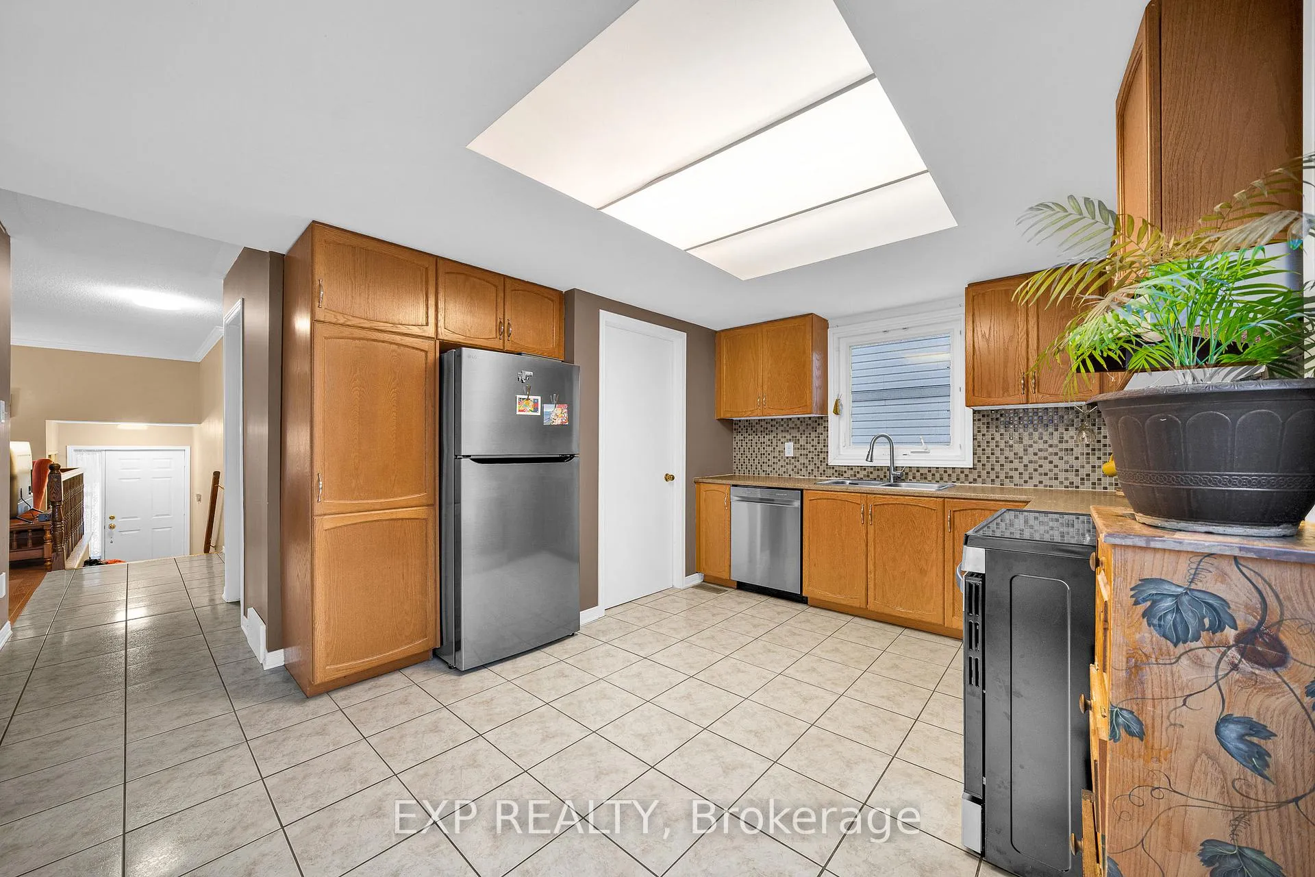 Photo 10 of 4 Huntersfield Drive, Ottawa, Hunt Club Park/Greenboro — HOMEH