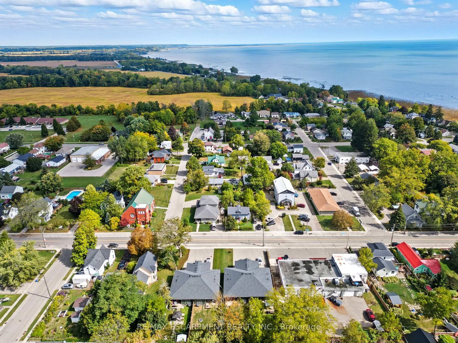 Photo 3 of 1053 Bay Street, Norfolk, Port Rowan — HOMEH