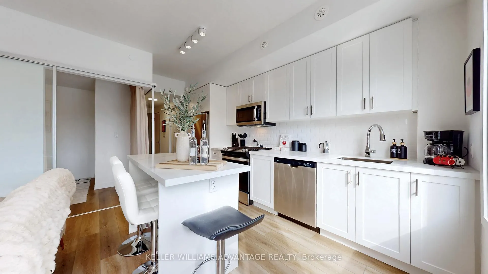 Photo 6 of Unit 34, 1479 O'Connor Drive, Toronto, East York — HOMEH