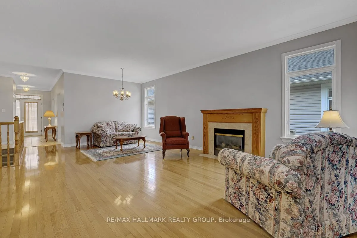 Photo 7 of 853 Swallowtail Crescent, Ottawa, Notting Hill/Summerside — HOMEH