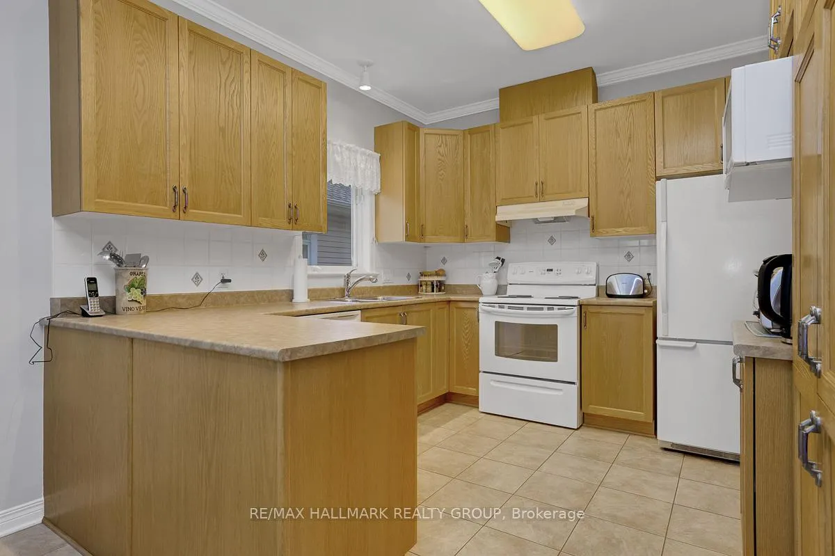 Photo 9 of 853 Swallowtail Crescent, Ottawa, Notting Hill/Summerside — HOMEH