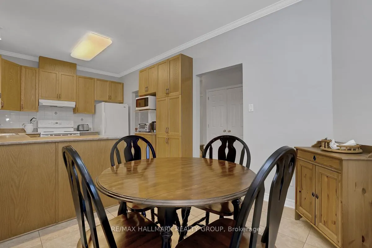 Photo 10 of 853 Swallowtail Crescent, Ottawa, Notting Hill/Summerside — HOMEH