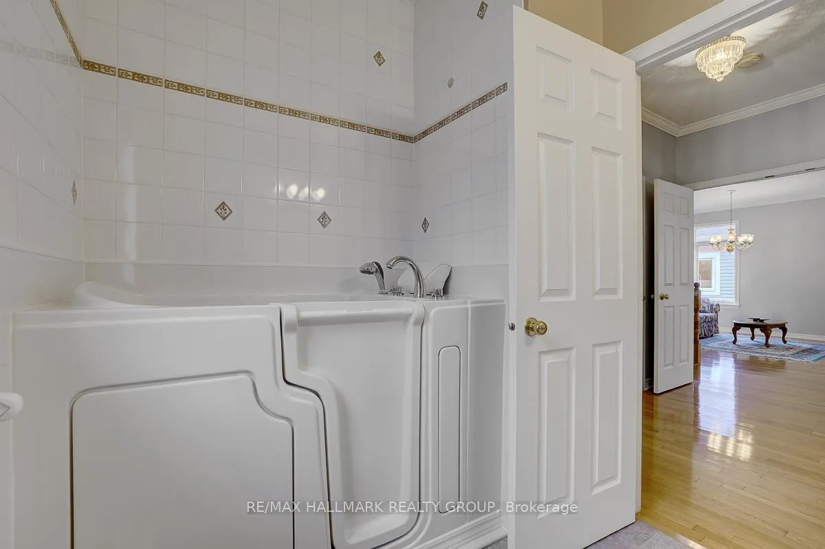 Photo 15 of 853 Swallowtail Crescent, Ottawa, Notting Hill/Summerside — HOMEH