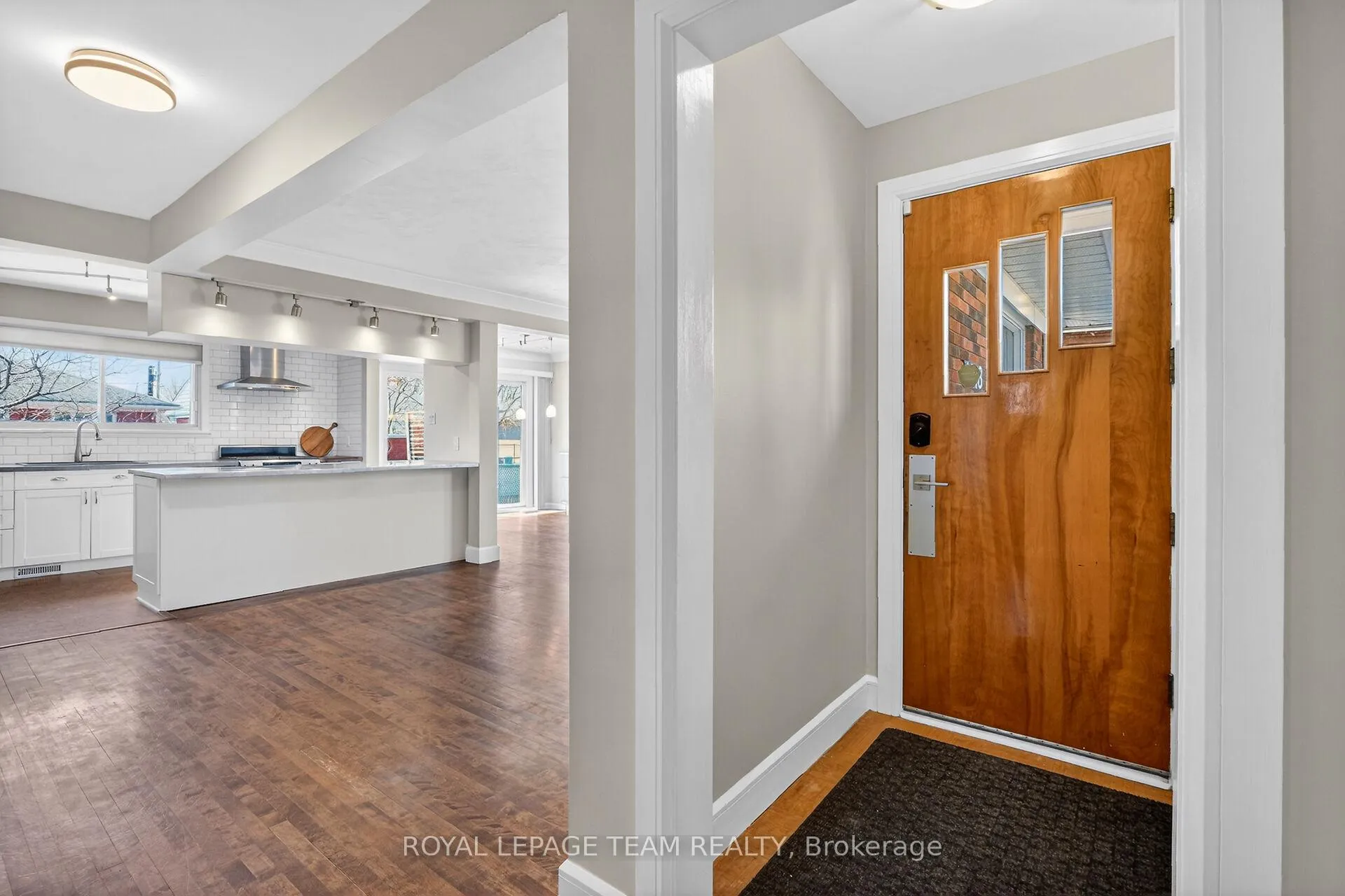 Photo 3 of 1318 Albany Drive, Ottawa, Bel Air Heights — HOMEH
