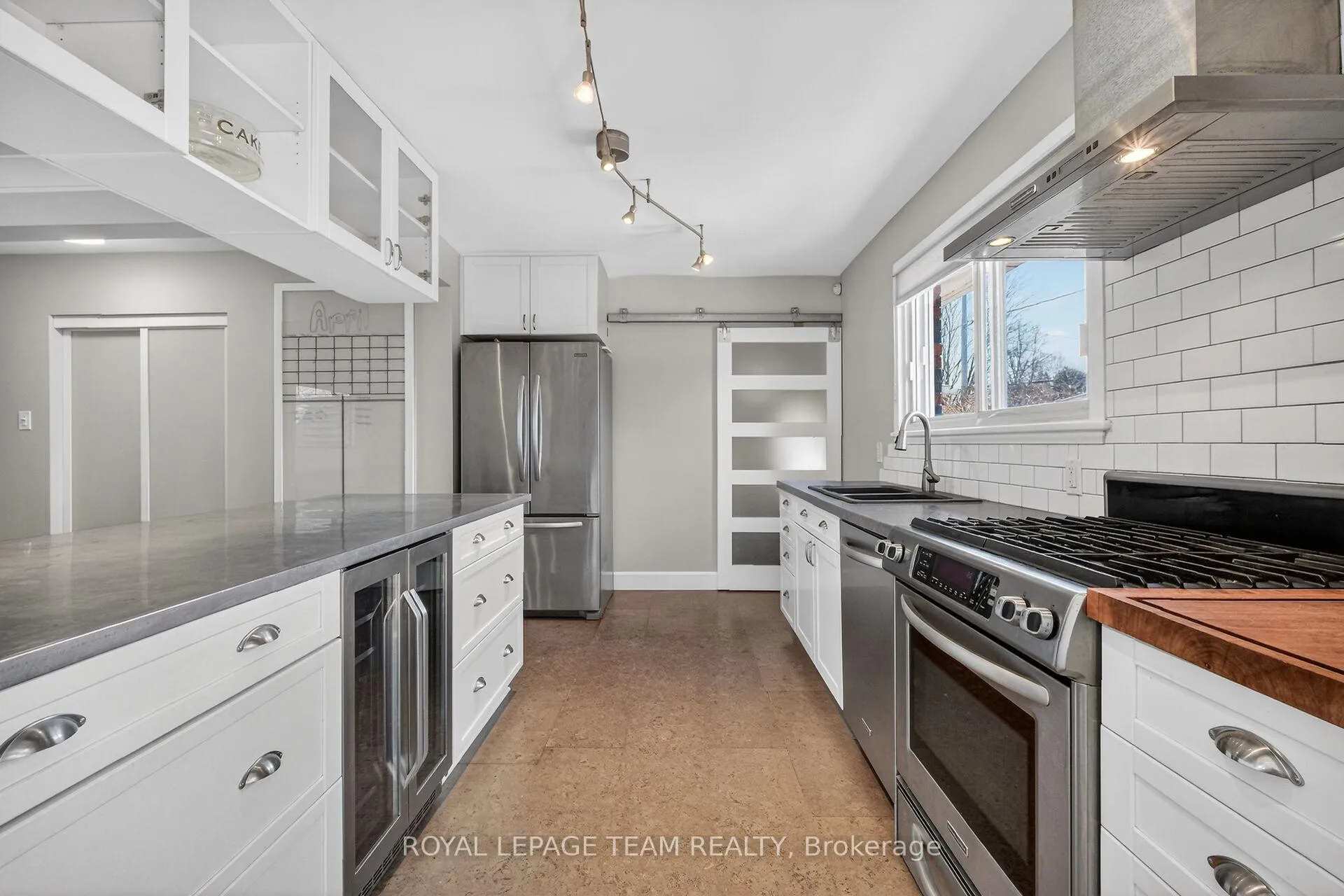Photo 12 of 1318 Albany Drive, Ottawa, Bel Air Heights — HOMEH