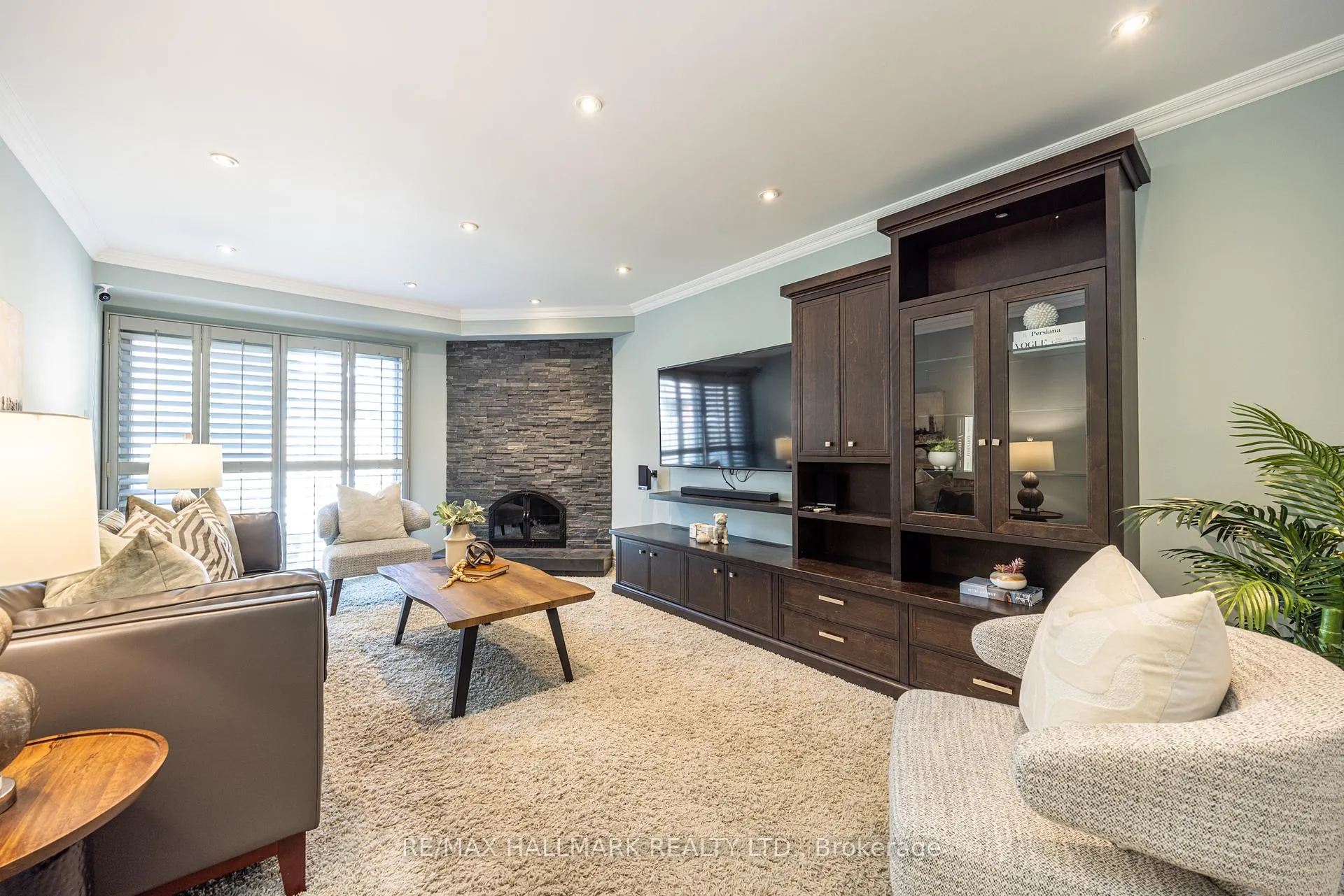 Photo 2 of 85 Colvin Crescent, Vaughan, Brownridge — HOMEH