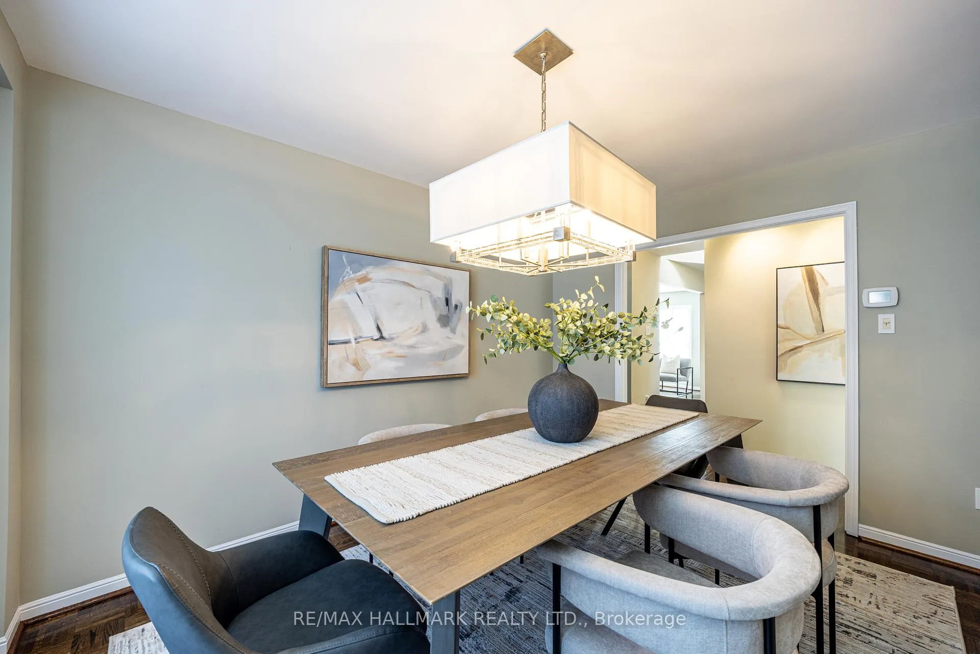 Photo 5 of 85 Colvin Crescent, Vaughan, Brownridge — HOMEH