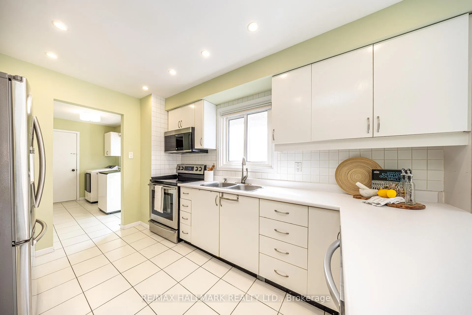 Photo 11 of 85 Colvin Crescent, Vaughan, Brownridge — HOMEH