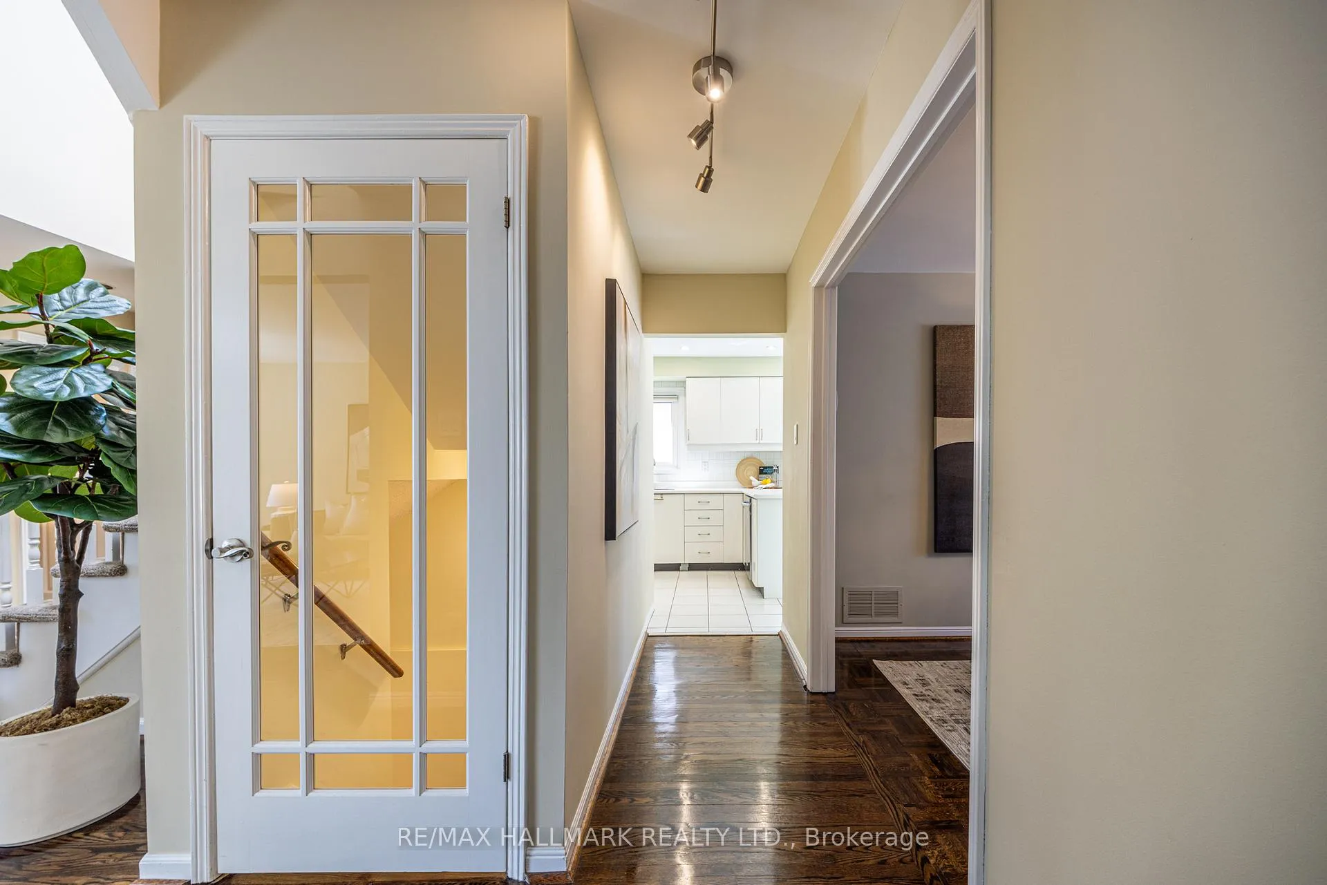 Photo 13 of 85 Colvin Crescent, Vaughan, Brownridge — HOMEH