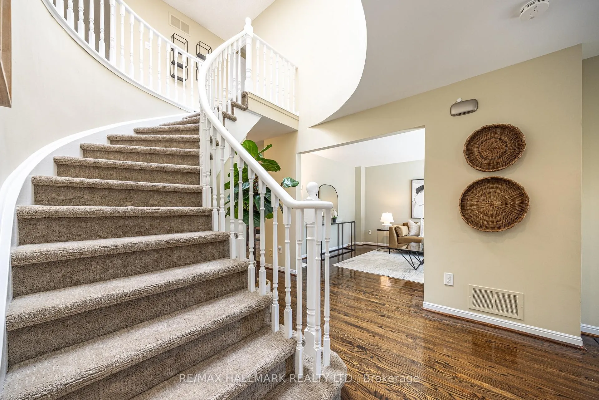 Photo 18 of 85 Colvin Crescent, Vaughan, Brownridge — HOMEH
