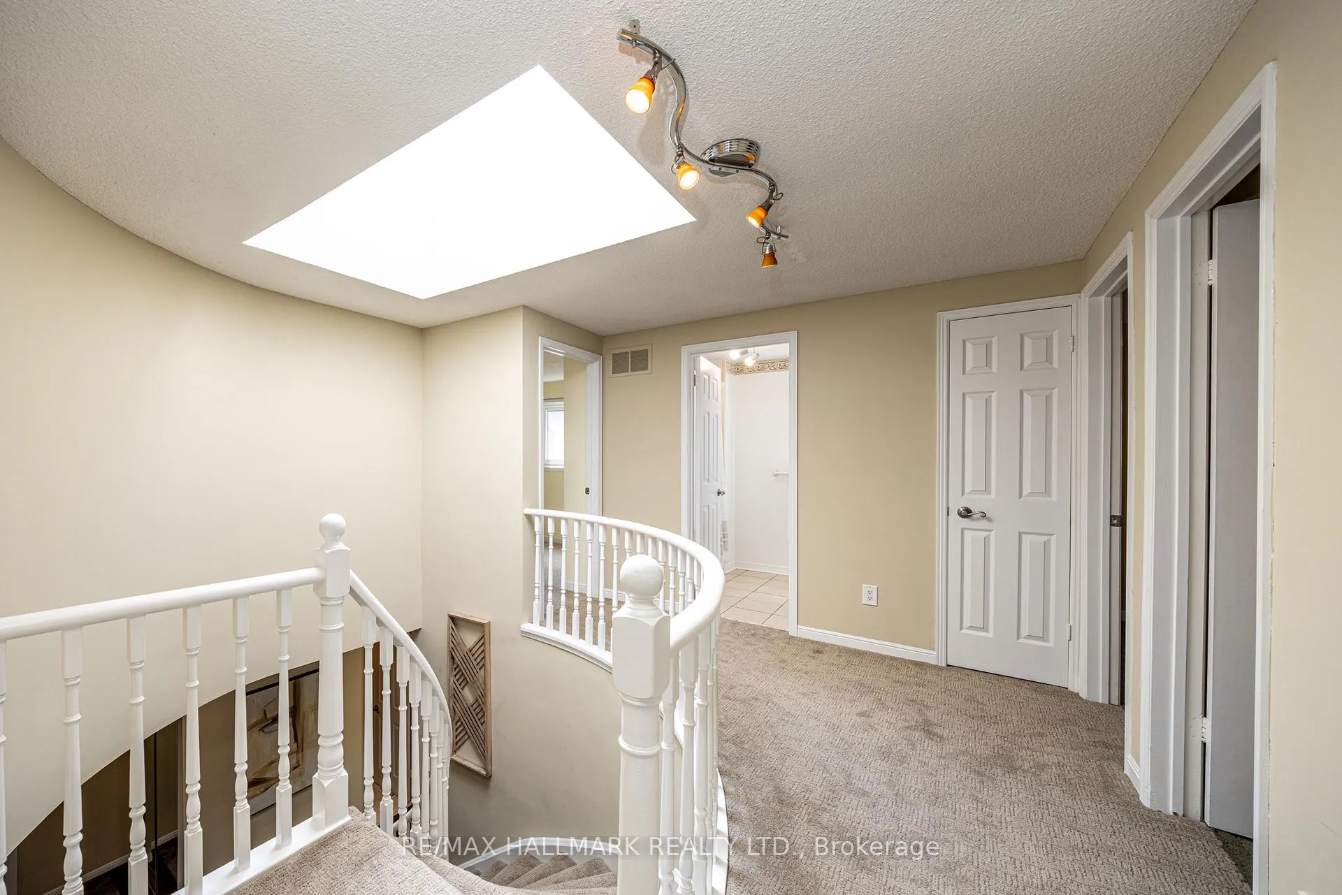 Photo 22 of 85 Colvin Crescent, Vaughan, Brownridge — HOMEH