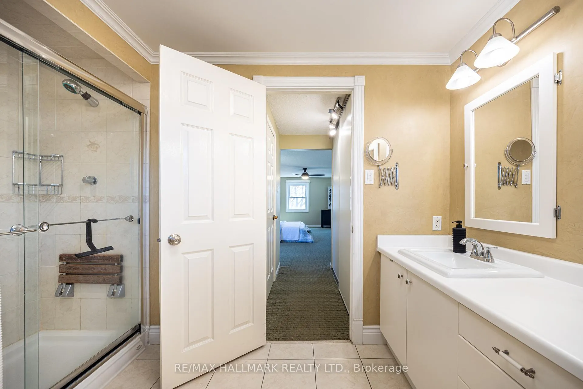 Photo 29 of 85 Colvin Crescent, Vaughan, Brownridge — HOMEH
