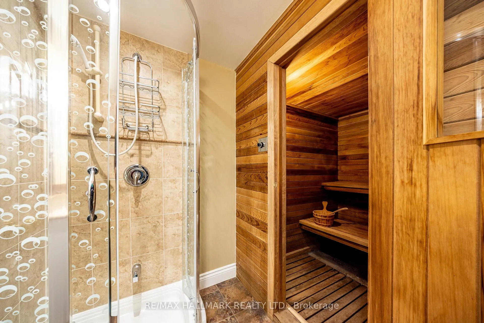 Photo 37 of 85 Colvin Crescent, Vaughan, Brownridge — HOMEH