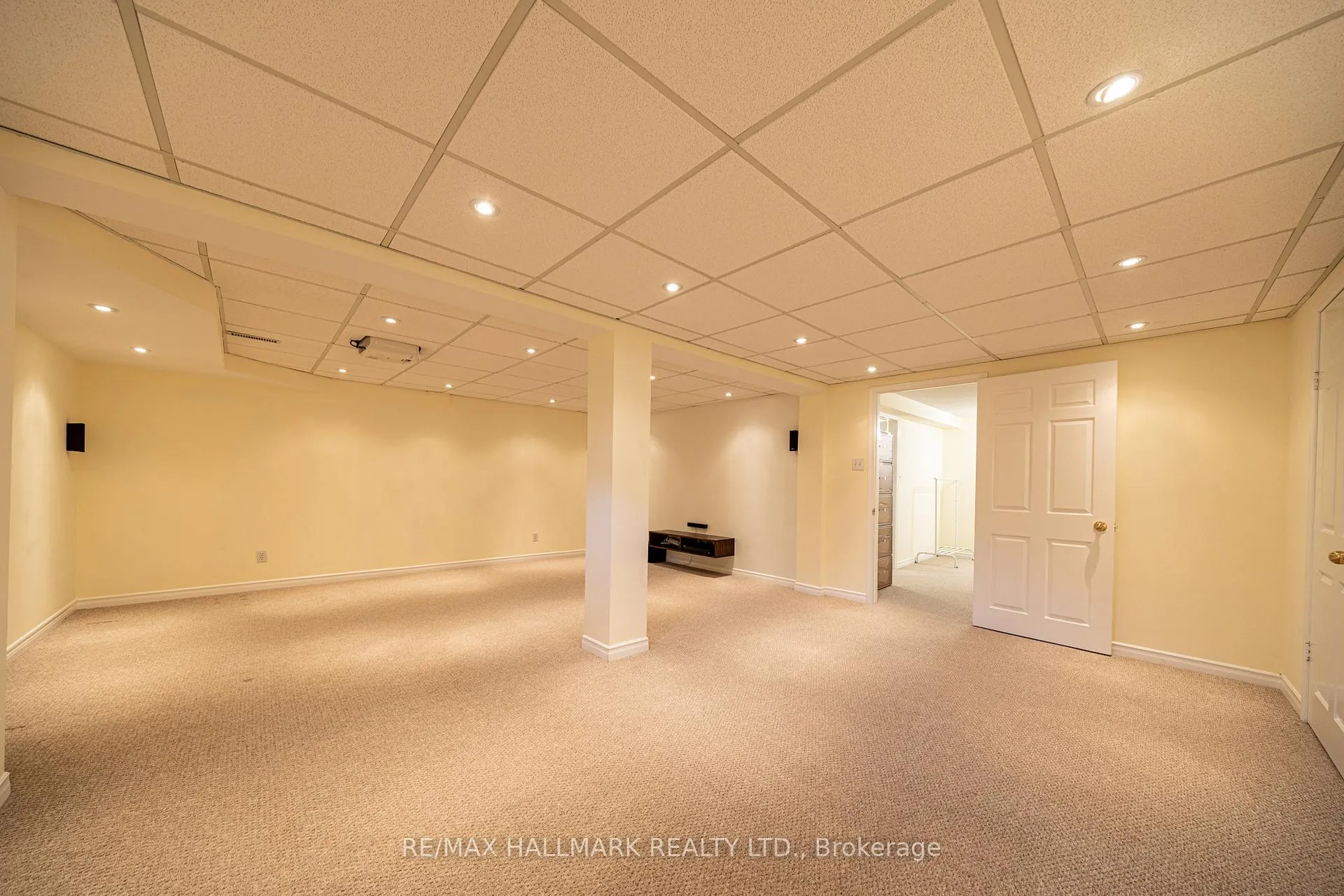 Photo 39 of 85 Colvin Crescent, Vaughan, Brownridge — HOMEH