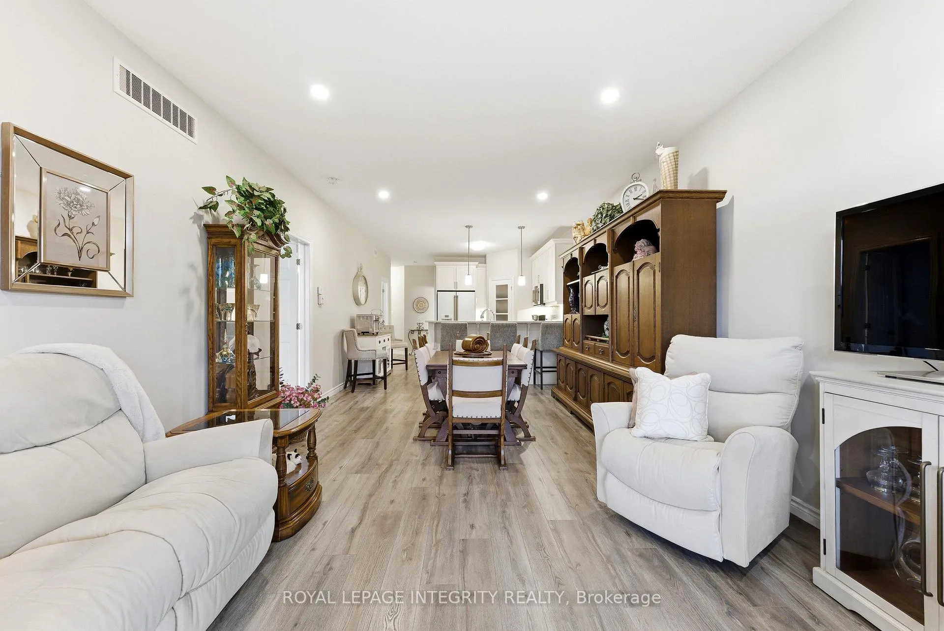 Photo 23 of 64 Covington Crescent, Belleville, Thurlow Ward — HOMEH