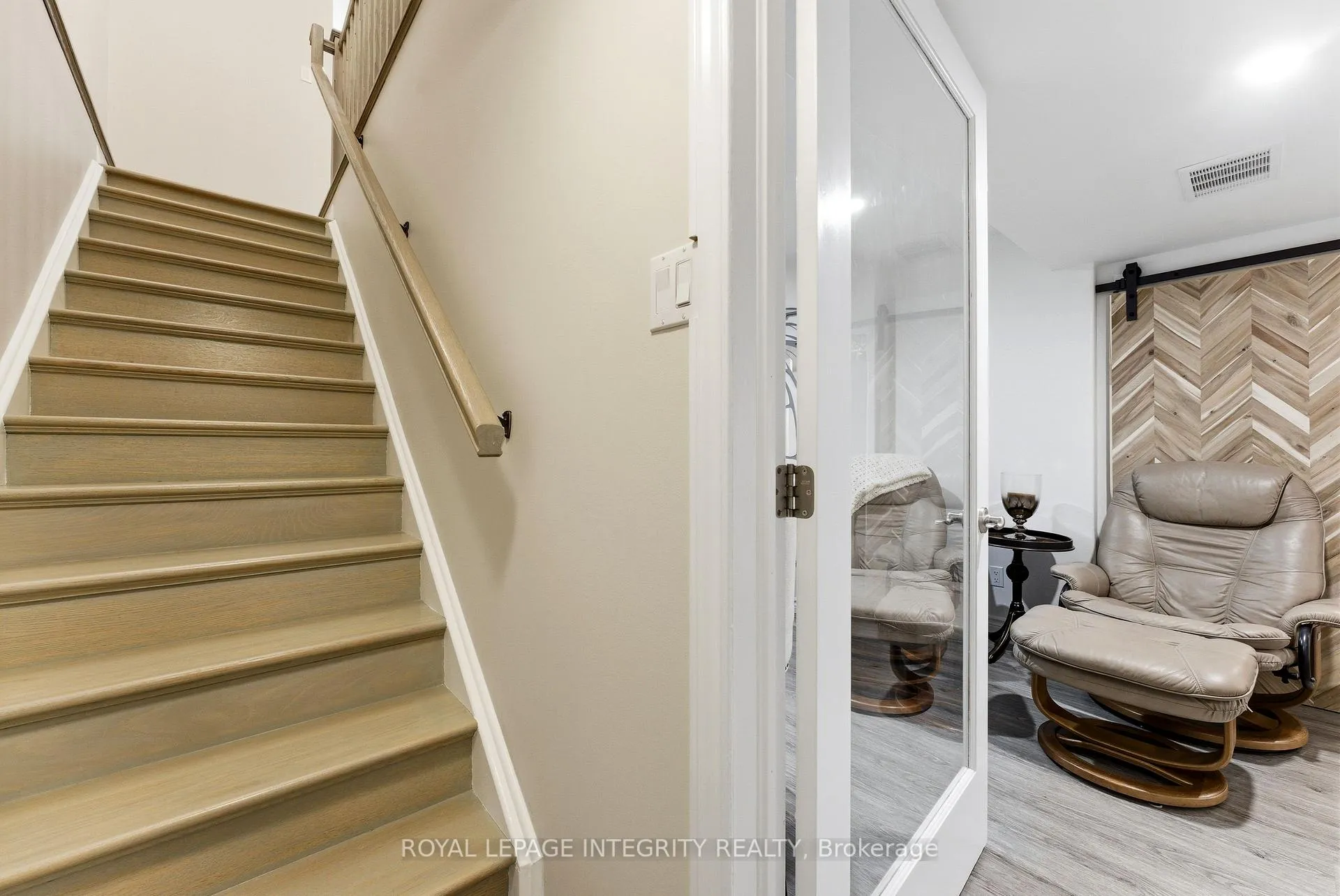 Photo 24 of 64 Covington Crescent, Belleville, Thurlow Ward — HOMEH