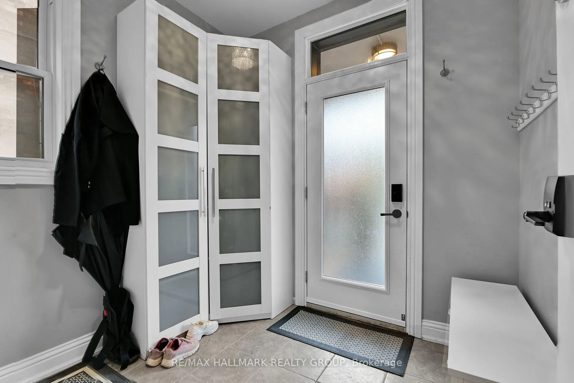 Photo 2 of 212 Flora Street, Ottawa, Ottawa Centre — HOMEH
