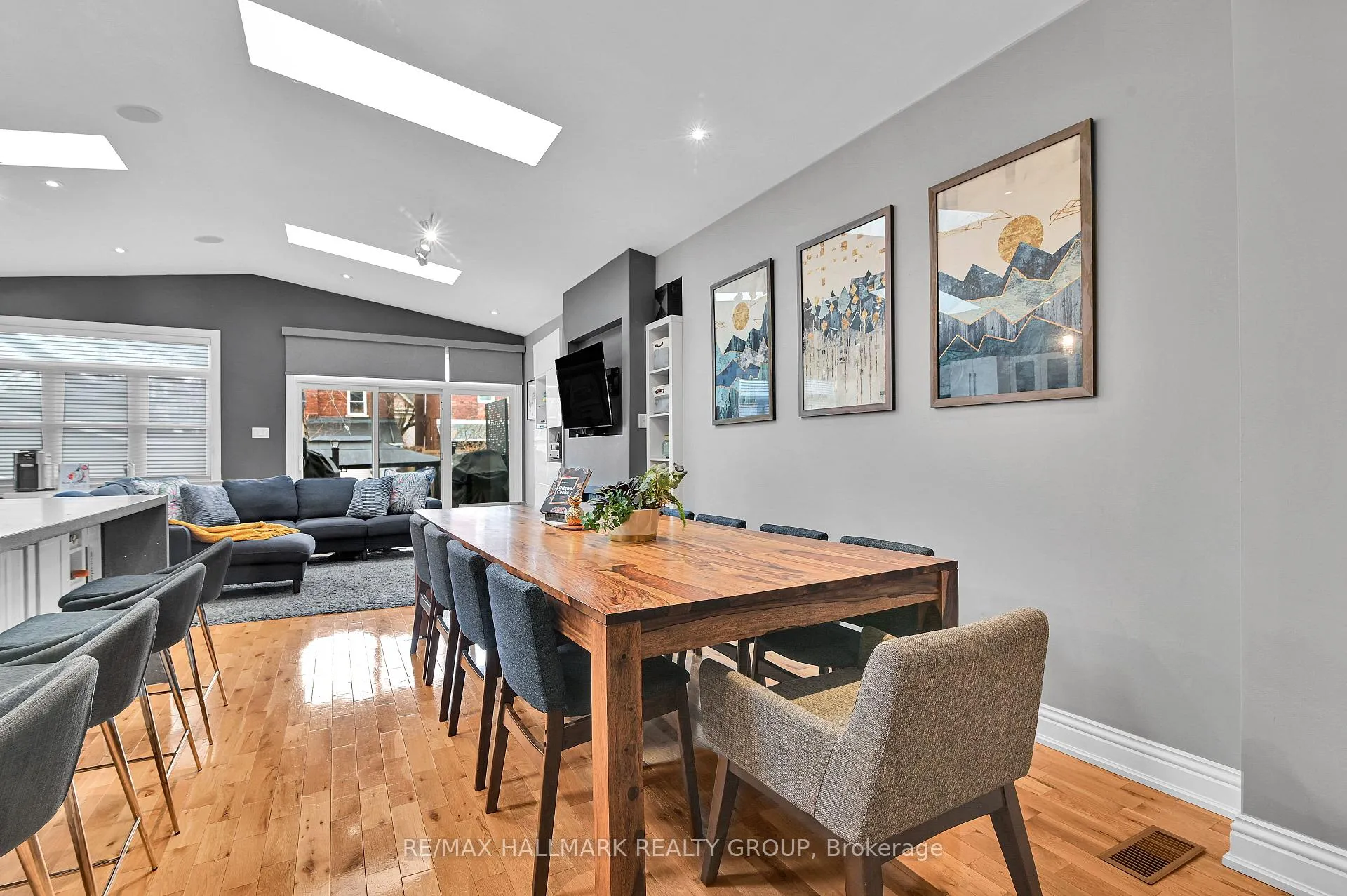 Photo 10 of 212 Flora Street, Ottawa, Ottawa Centre — HOMEH
