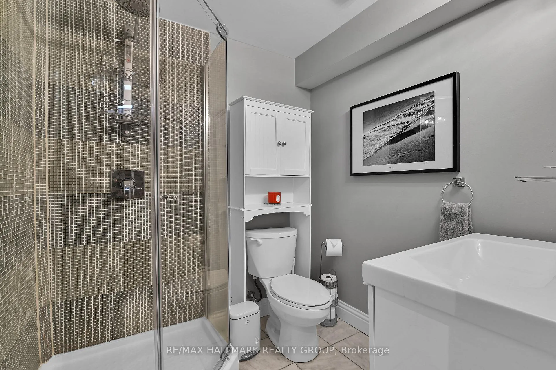 Photo 16 of 212 Flora Street, Ottawa, Ottawa Centre — HOMEH