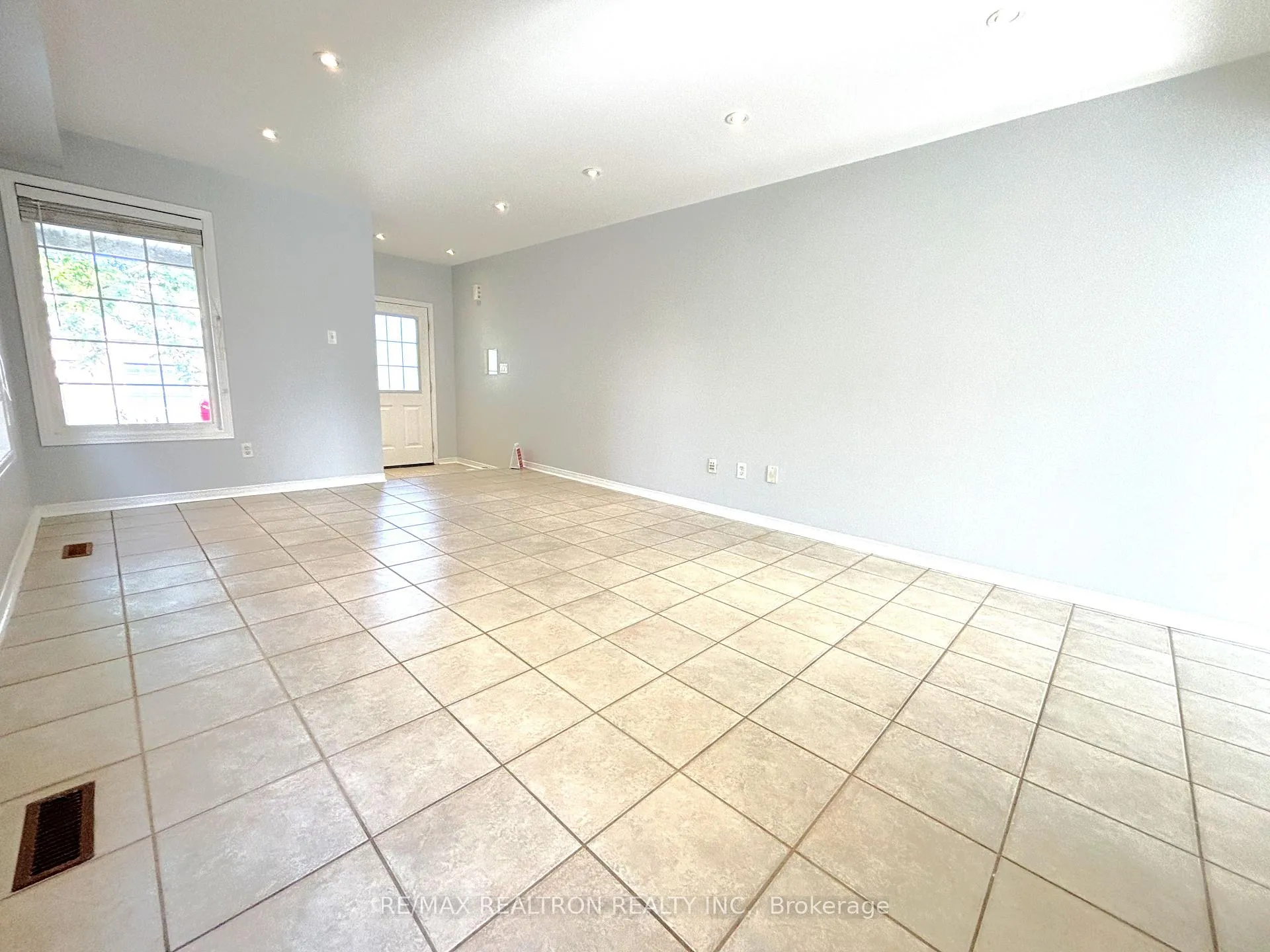 Photo 6 of 486 Delphine Drive, Burlington, Appleby — HOMEH