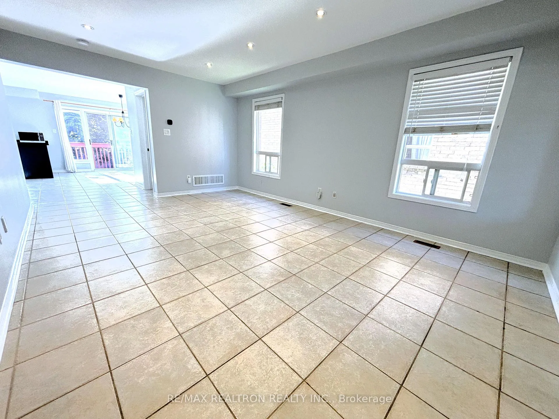 Photo 8 of 486 Delphine Drive, Burlington, Appleby — HOMEH