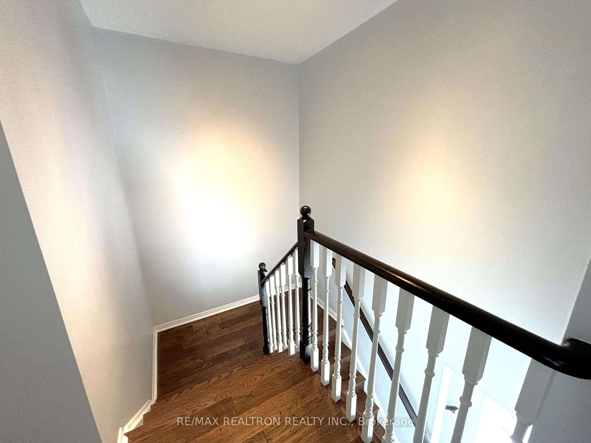 Photo 15 of 486 Delphine Drive, Burlington, Appleby — HOMEH
