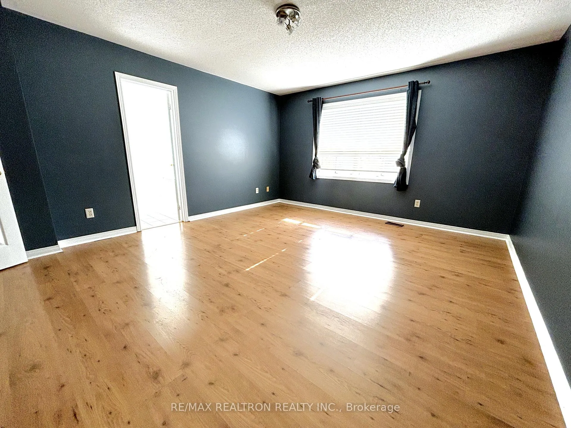 Photo 18 of 486 Delphine Drive, Burlington, Appleby — HOMEH