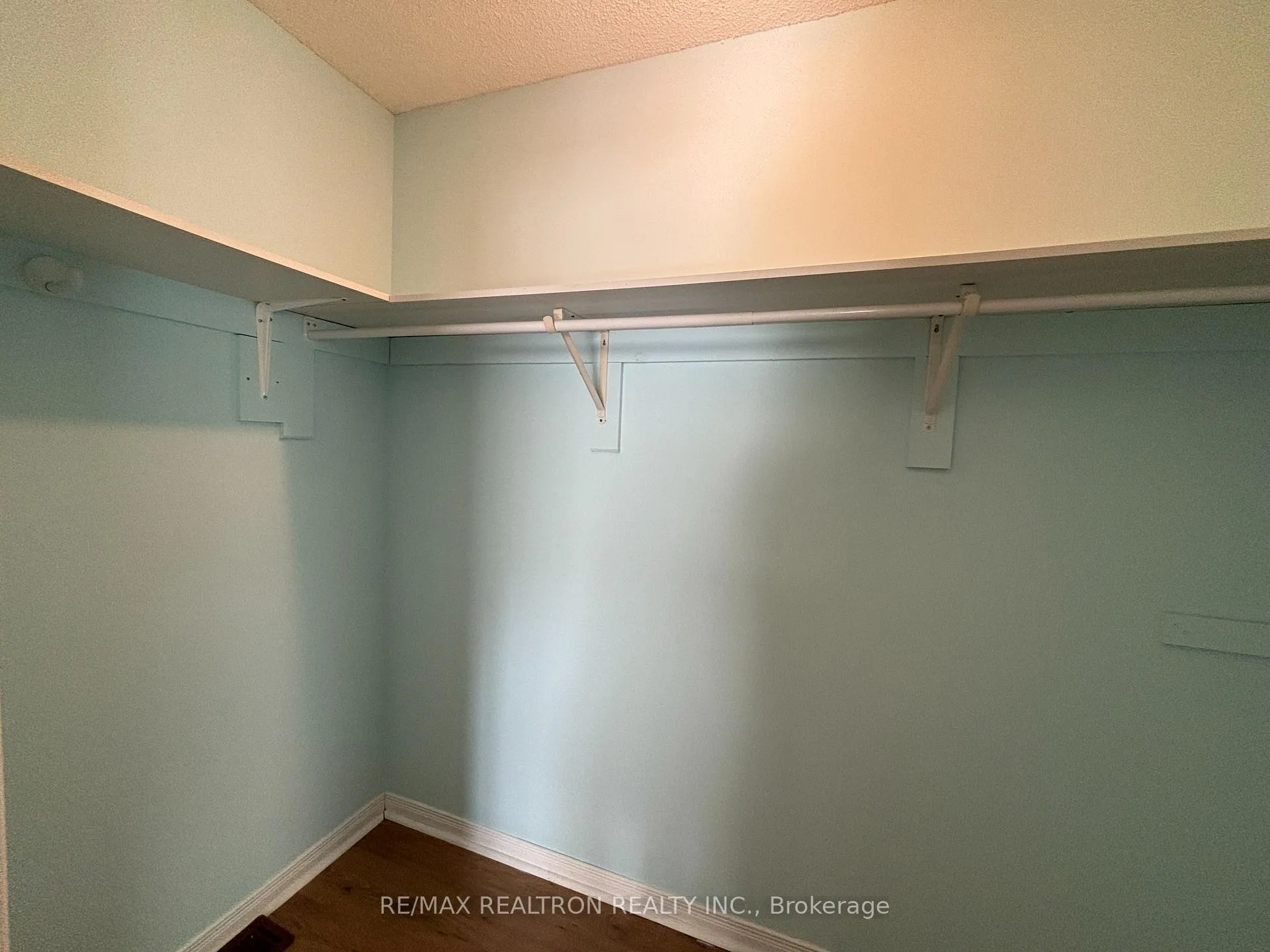 Photo 19 of 486 Delphine Drive, Burlington, Appleby — HOMEH