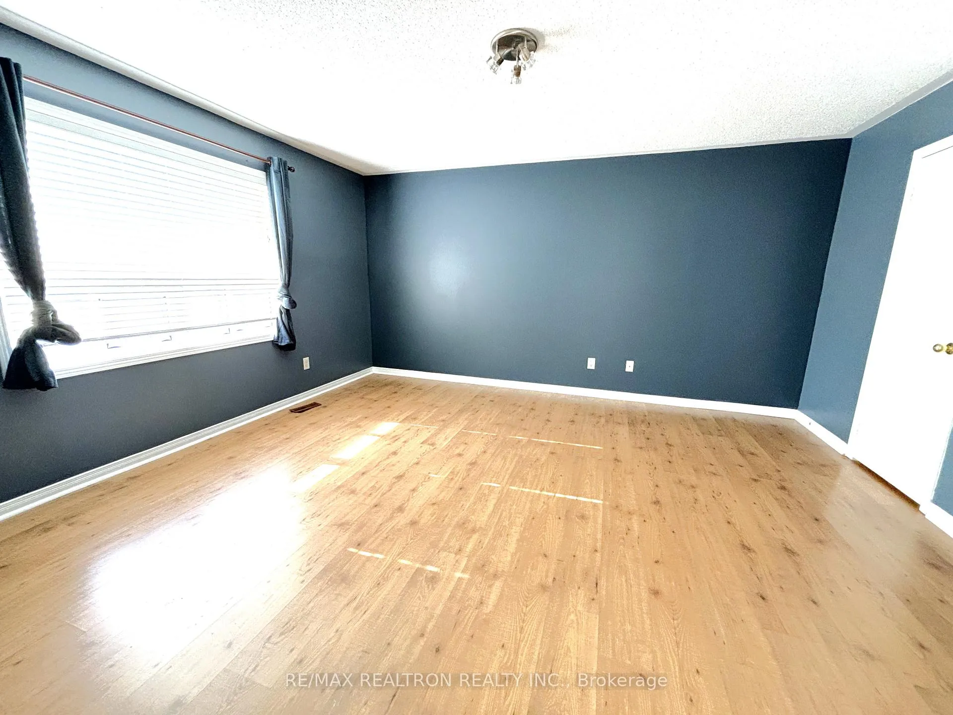 Photo 20 of 486 Delphine Drive, Burlington, Appleby — HOMEH