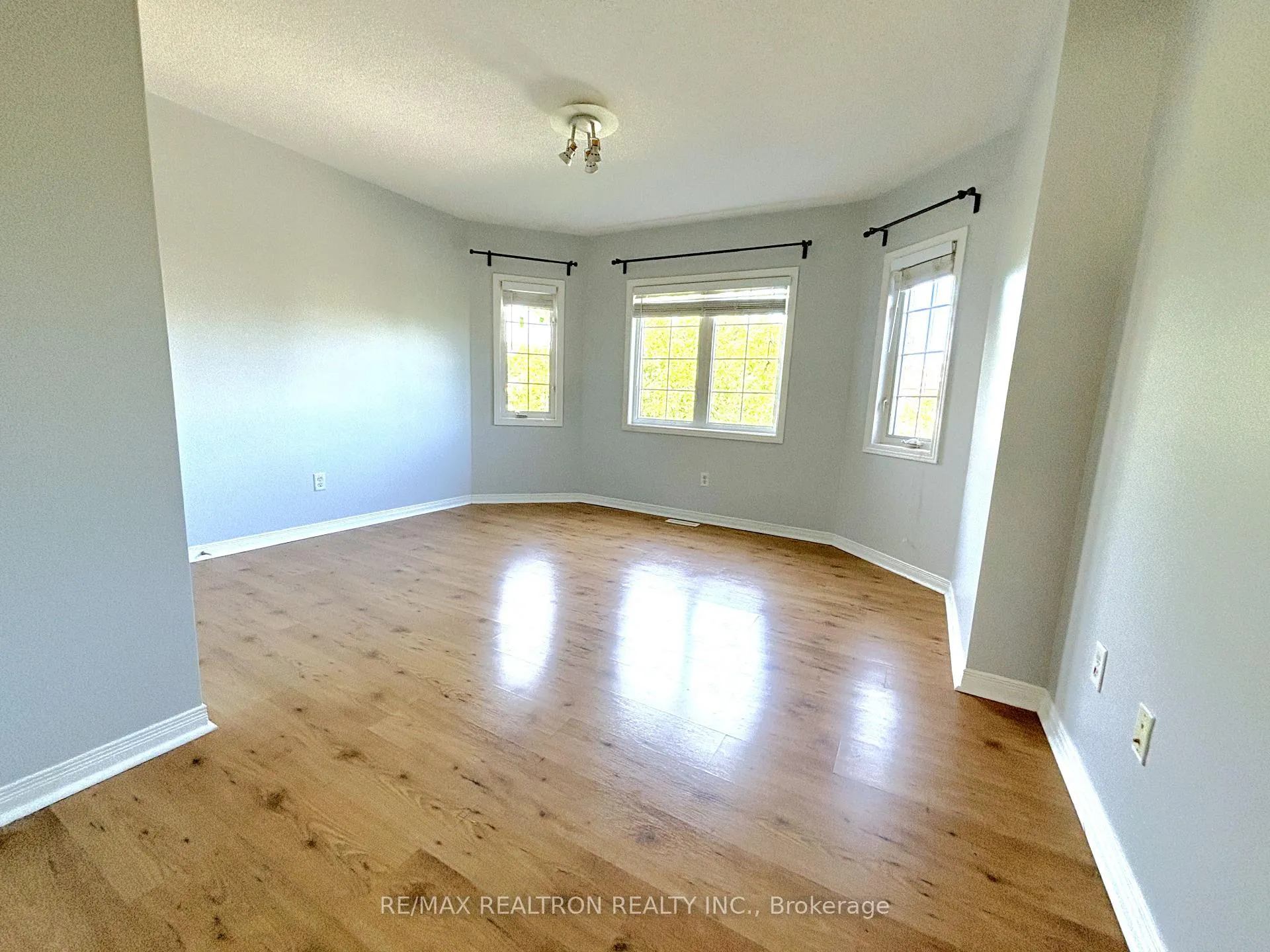 Photo 25 of 486 Delphine Drive, Burlington, Appleby — HOMEH