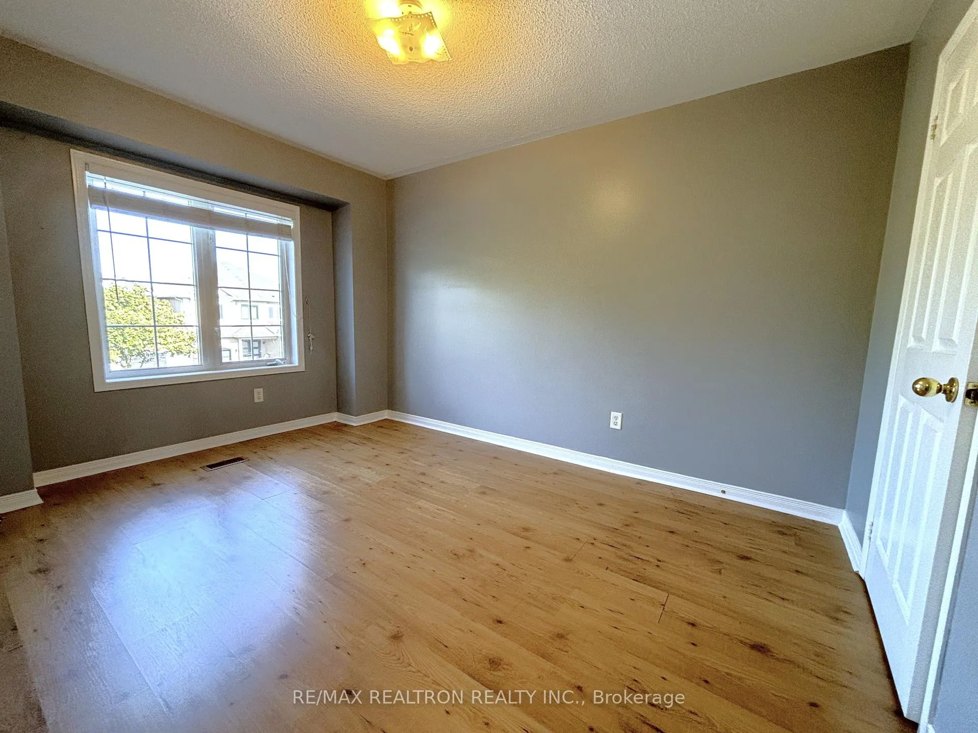 Photo 27 of 486 Delphine Drive, Burlington, Appleby — HOMEH