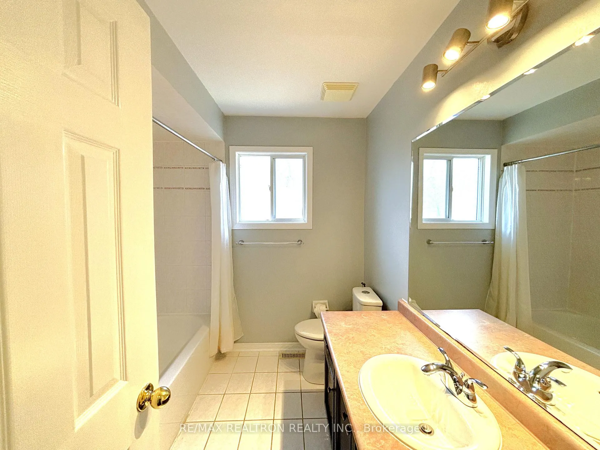 Photo 29 of 486 Delphine Drive, Burlington, Appleby — HOMEH