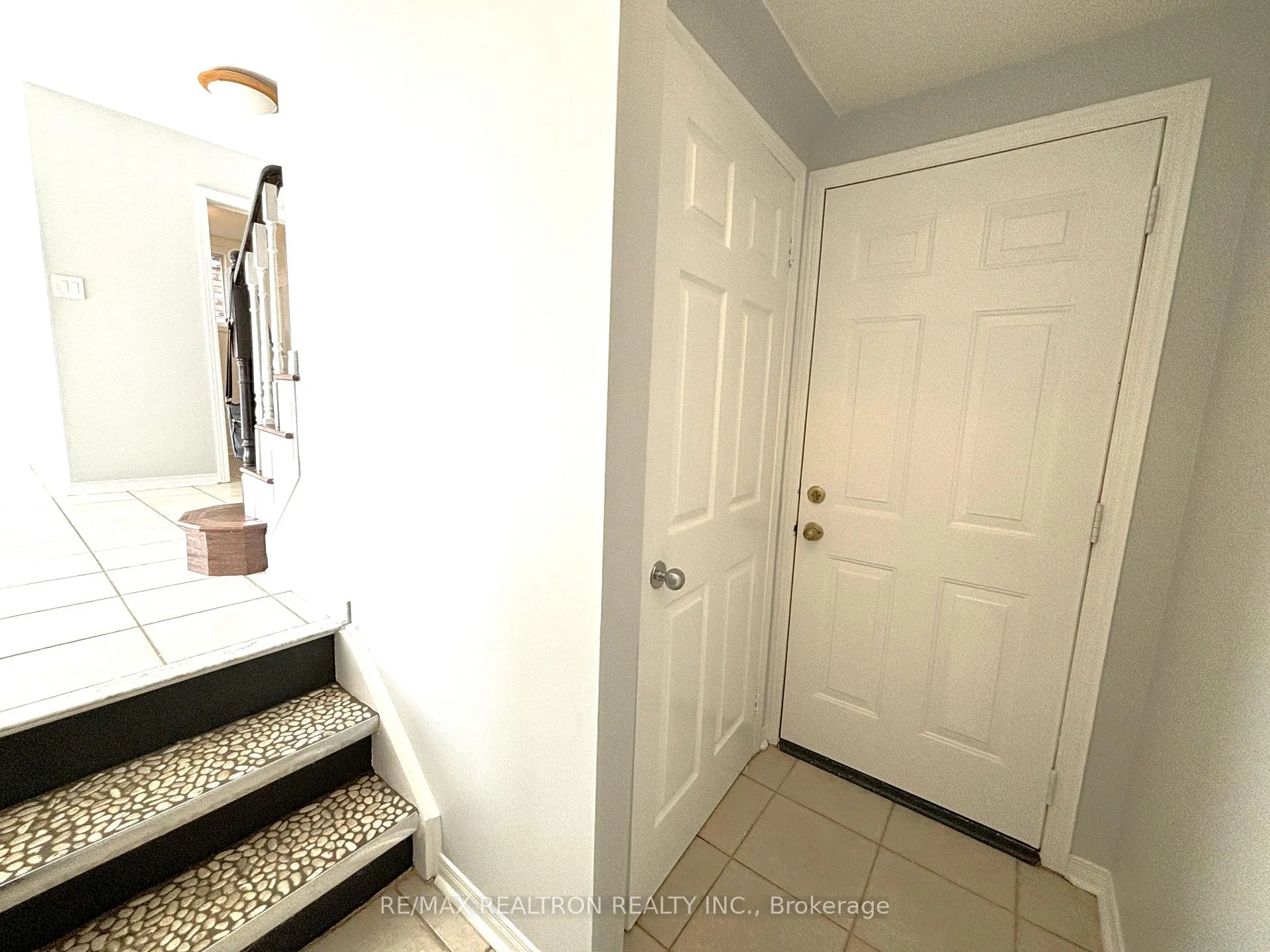 Photo 37 of 486 Delphine Drive, Burlington, Appleby — HOMEH