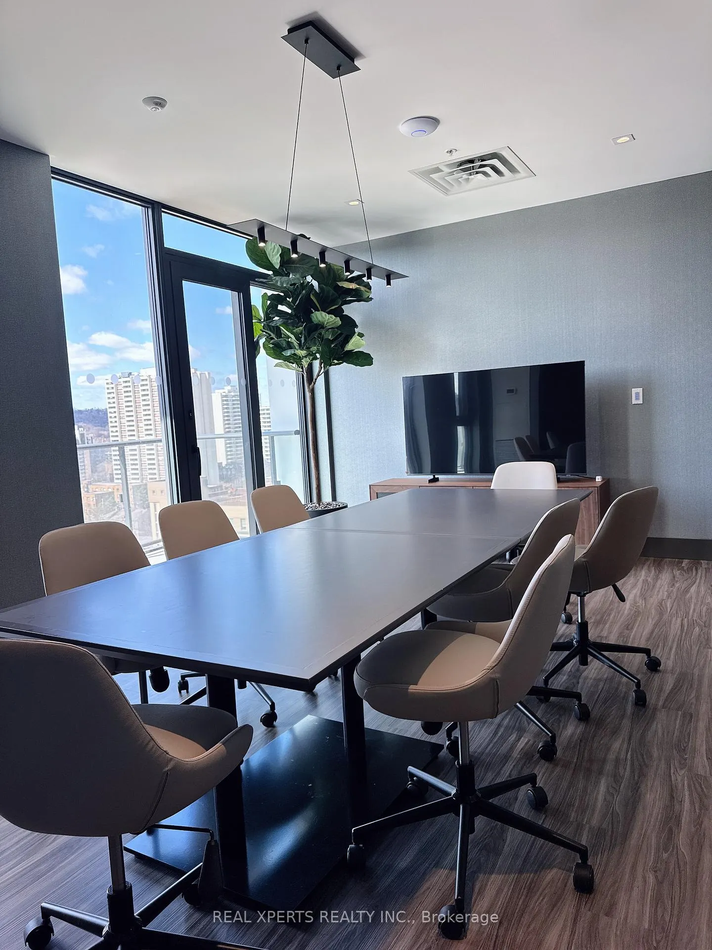 Photo 33 of Unit 525, 75 James Street S, Hamilton, Corktown — HOMEH