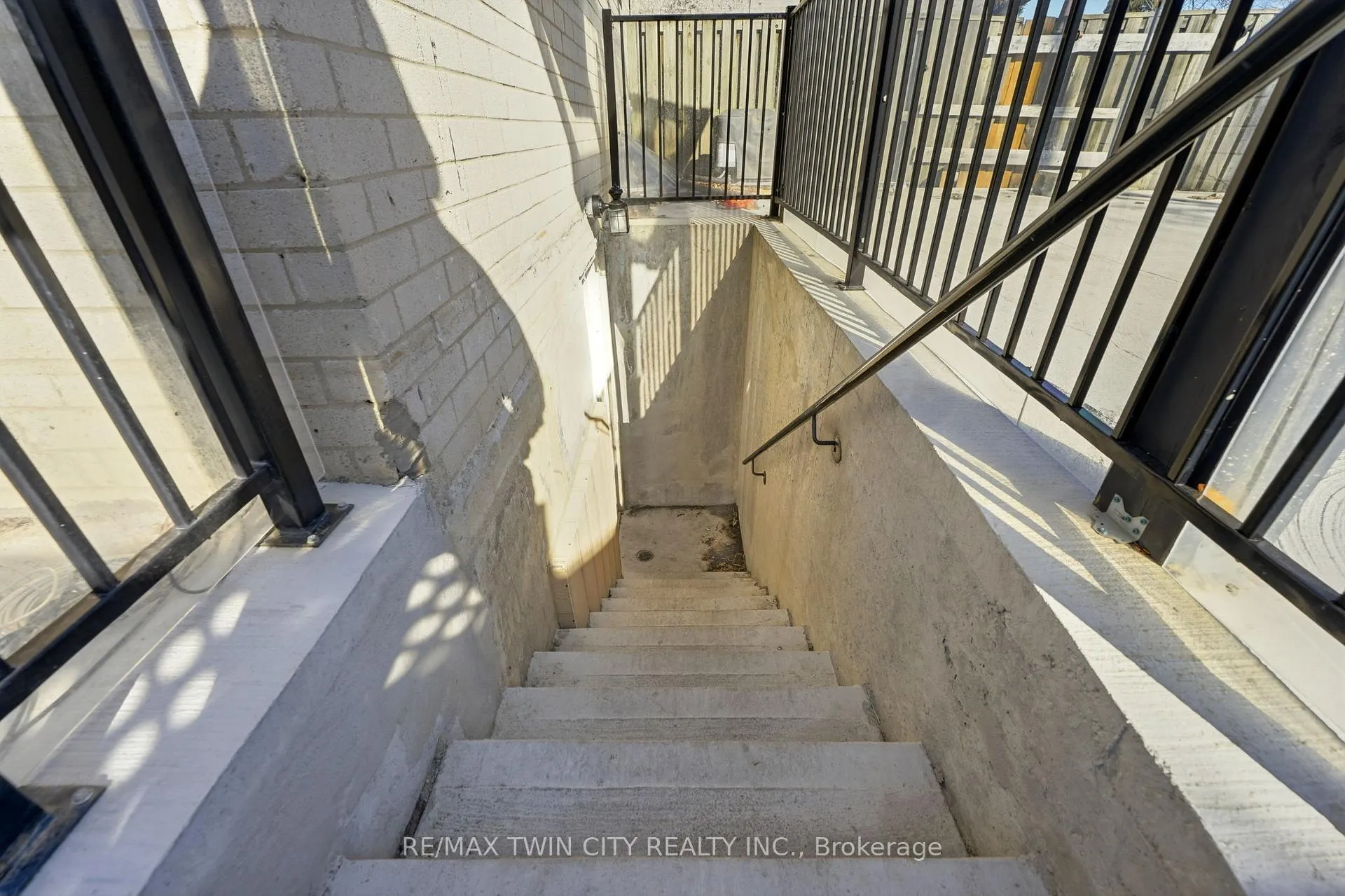 Photo 17 of 25 Seaborn Road, Brampton, Madoc — HOMEH