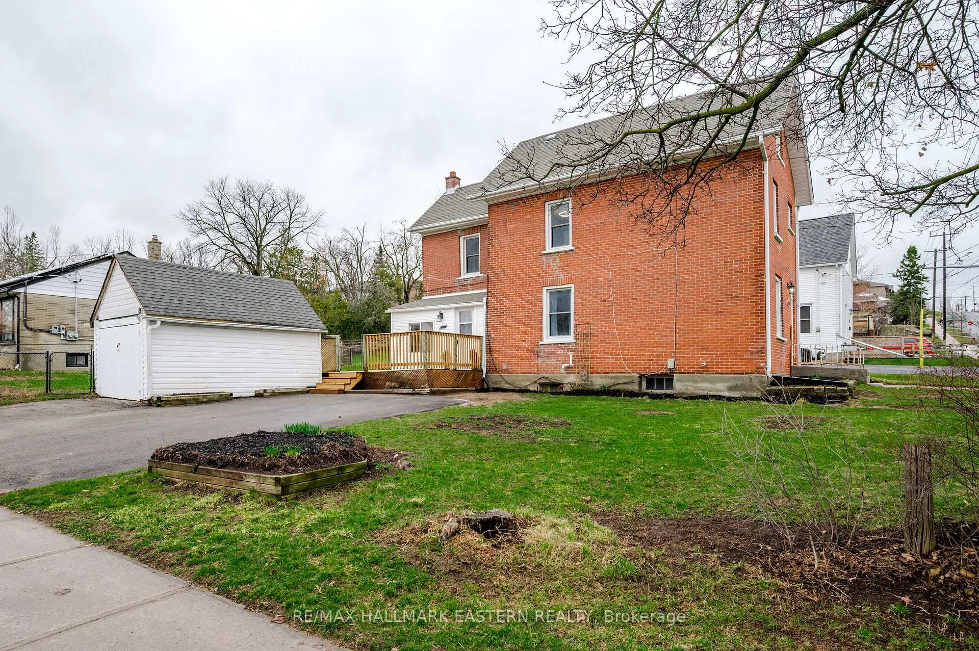Photo 31 of 1065 High Street, Peterborough, Otonabee Ward 1 — HOMEH