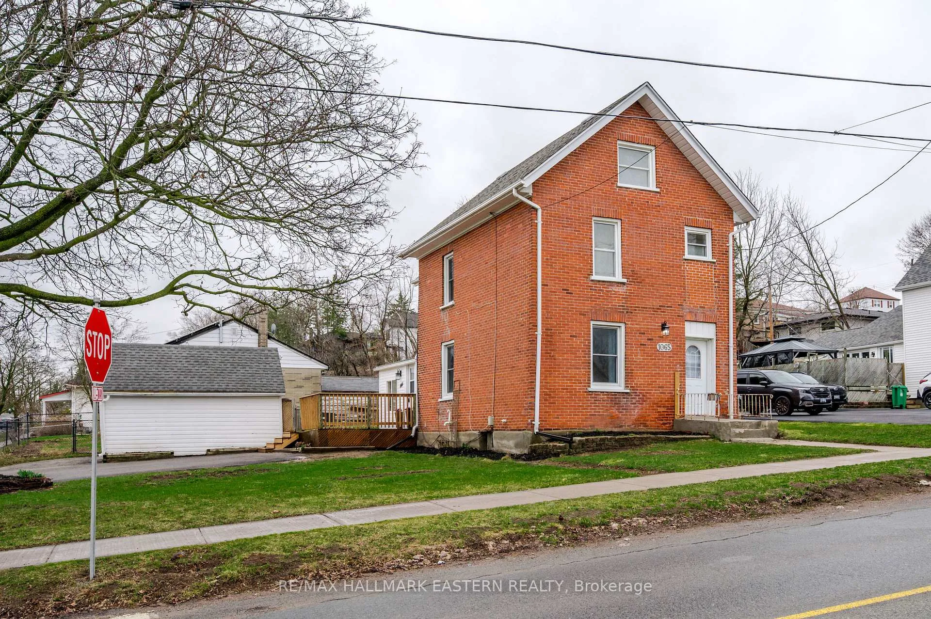 Photo 33 of 1065 High Street, Peterborough, Otonabee Ward 1 — HOMEH